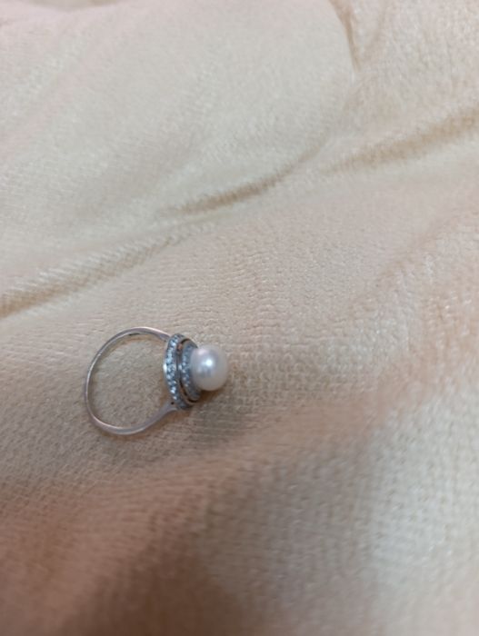 Kumush uzuklar sotiladi