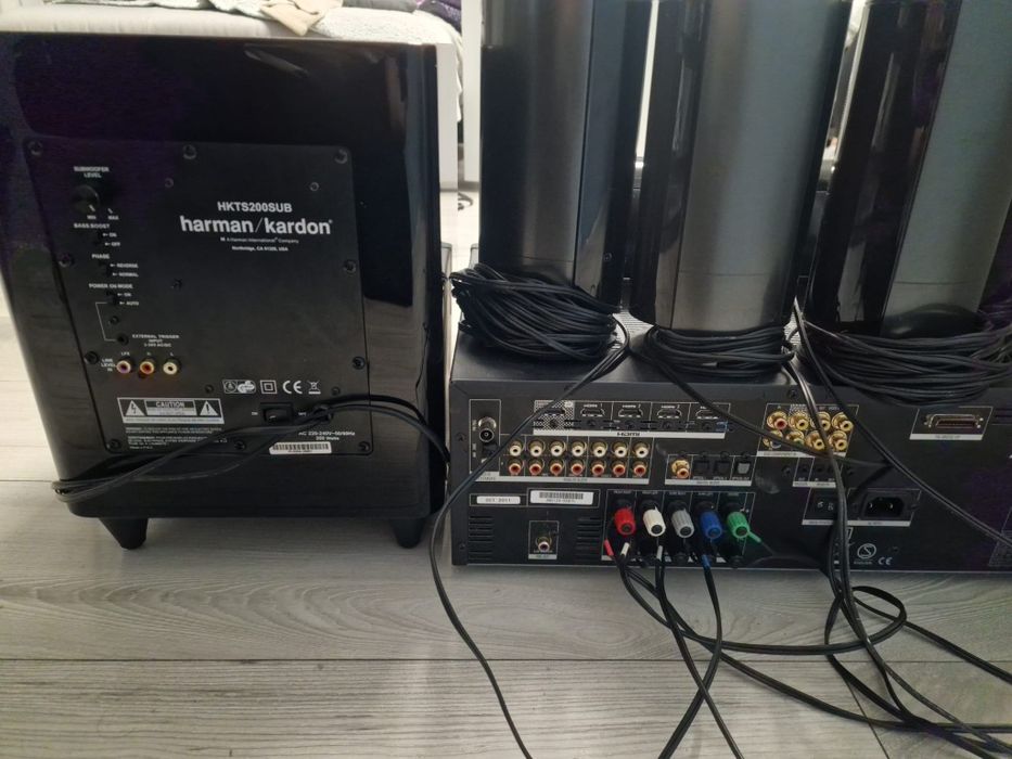 Sistem audio (Harman Kardon)