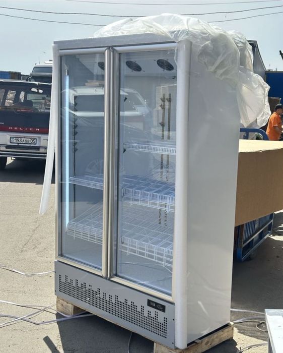 Холодильник витрина дла магазин