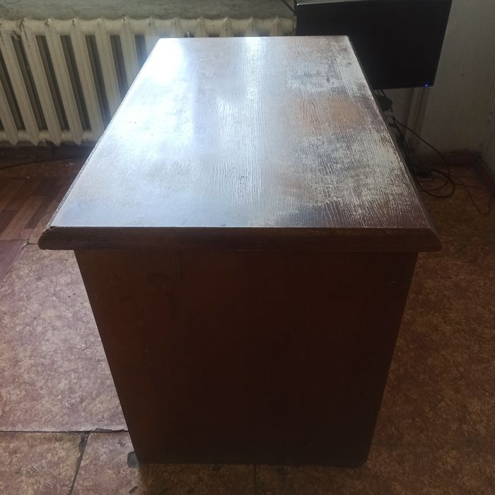 Продаётся компьютерный стол.