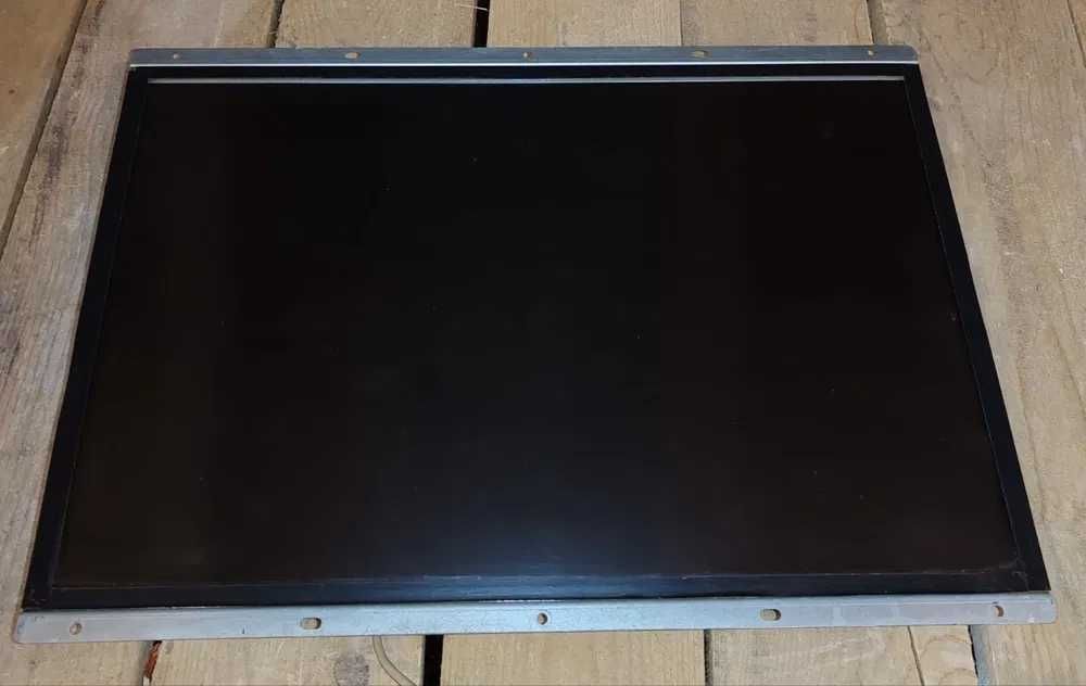 Vand monitoare profesionale Bestech 22”cu touch screen