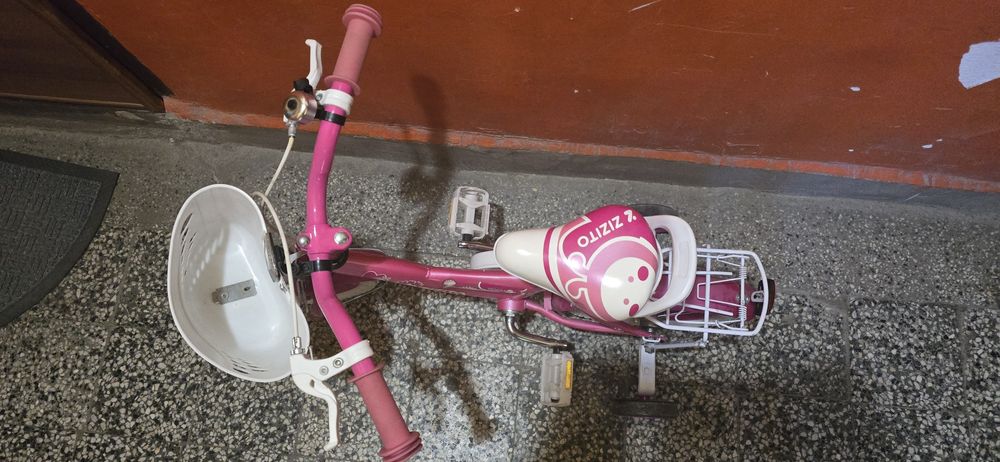 Детски велосипед с помощни колела