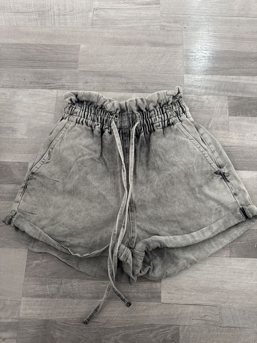 сиви къси панталонки