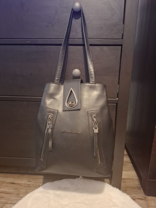 Дамски чанти Tommy Hilfiger, Versace и други