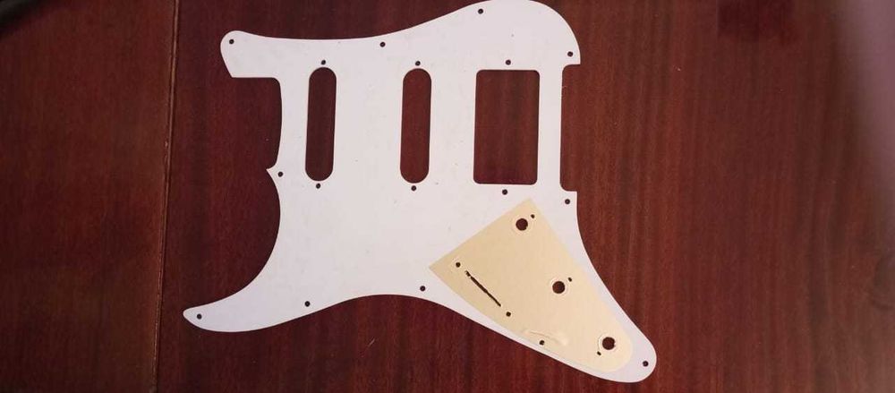 Пластик для электрогитары