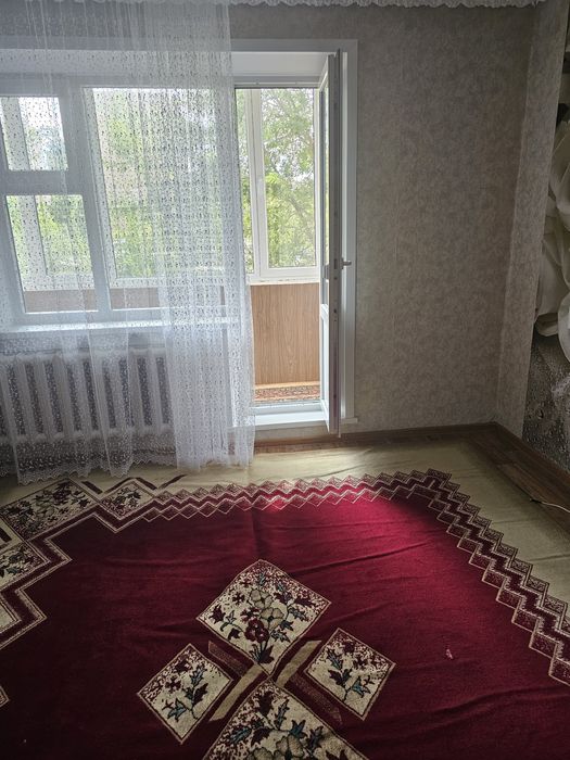 2бөлмелі пәтер 2 қабат.  Югта.  130мың