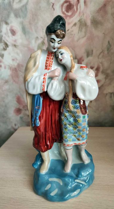 Фарфоровая статуэтка "Майская ночь"