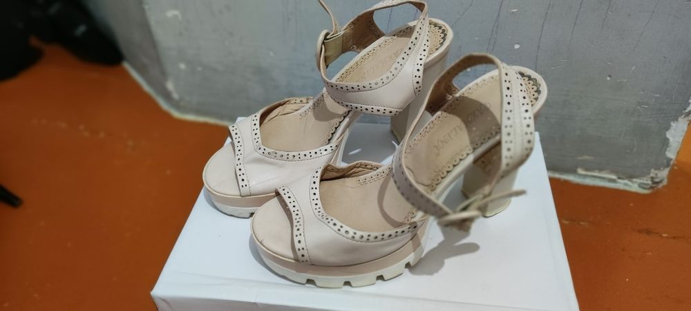 Обувь женская размер 37