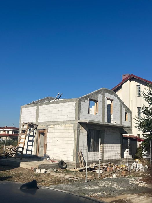 Echipa dulgheri zidari fierari construim case la rosu