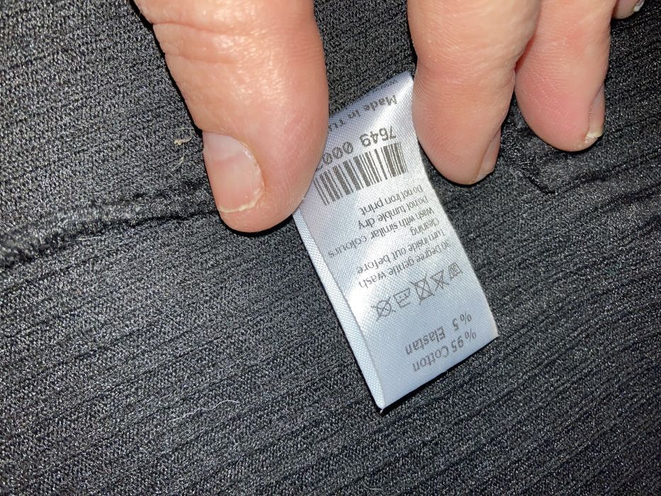 Страхотна спортна рокля с цип отпред