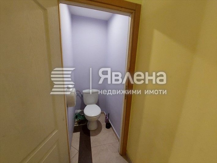 Търговски обект в идеалния център на града