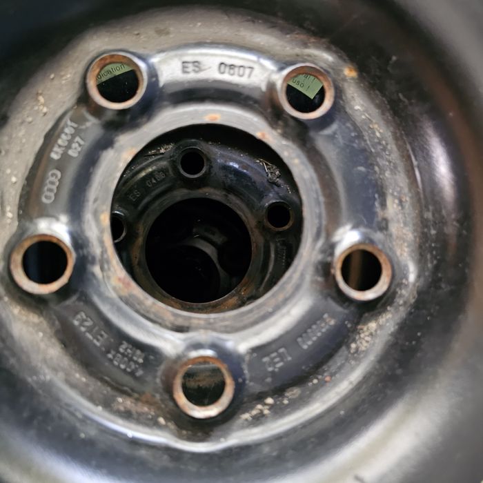 19 ски патерици за ауди по 200лв брои имам няколко !