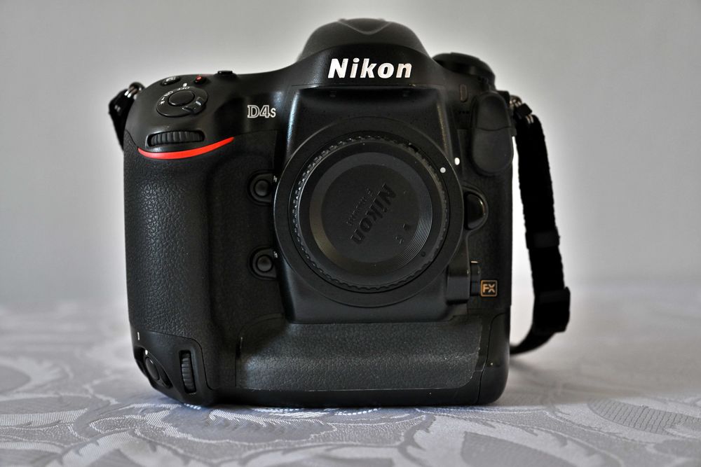 Aparat foto Nikon d4s