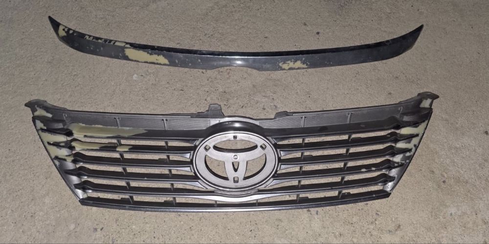 Решетка радиатора для автомобиля Toyota Camry