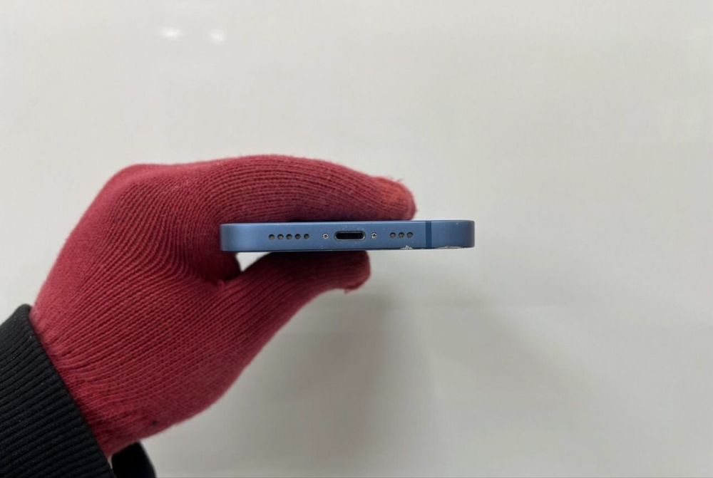 iPhone 13 128Gb с гарантией