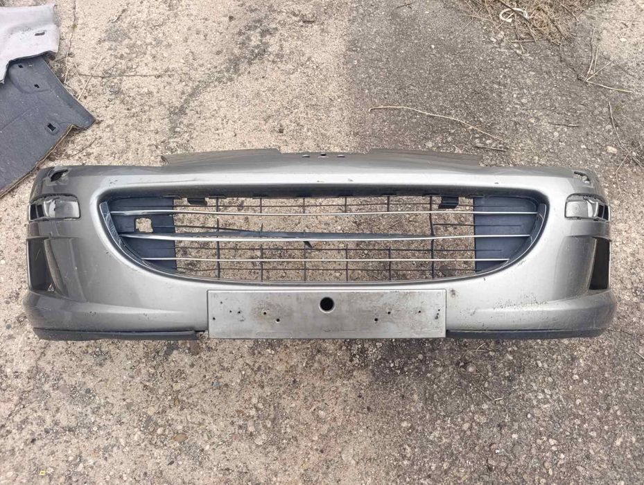 Предна броня за Peugeot 407 / Пежо 407