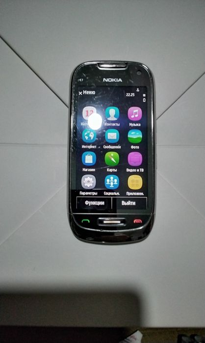 Продаю Nokia C7 рабочий