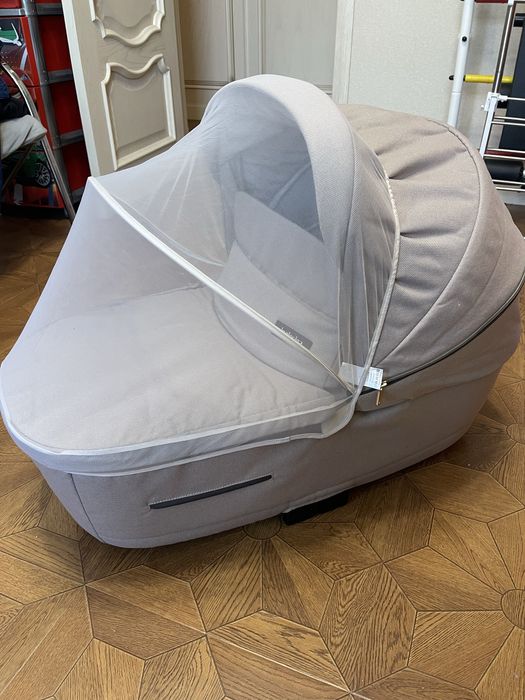 Inglesina Aptica люлька
