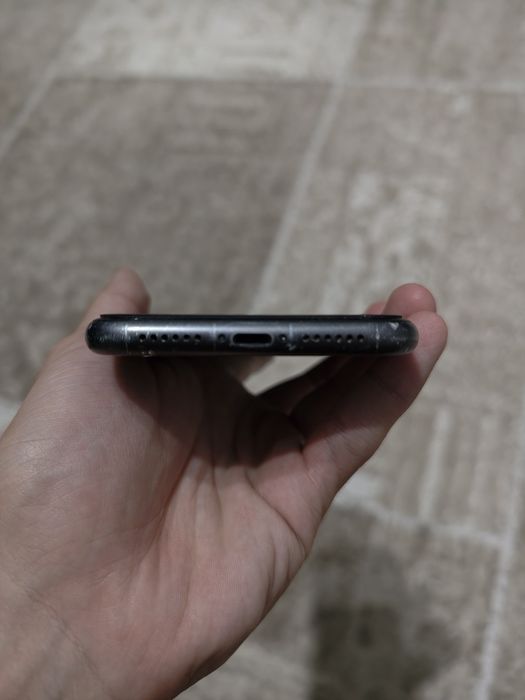 Обменяю iPhone 11 64GB