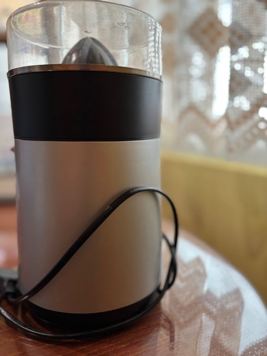 Сокоизстисквачка за цитрусови плодове Izzy