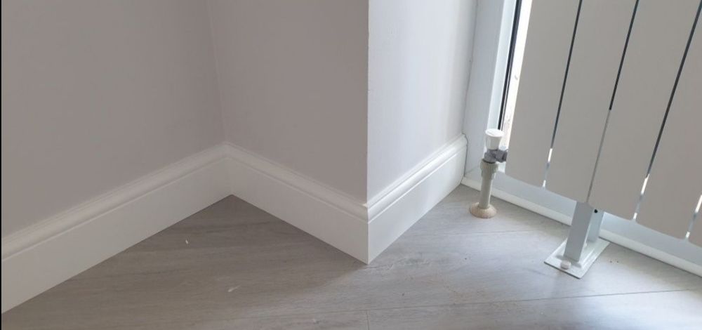 Установка МДФ плинтусов пластиковых полеуретановых плинтусов