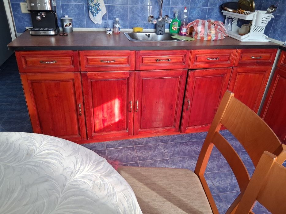 Кухня от масивно дърво