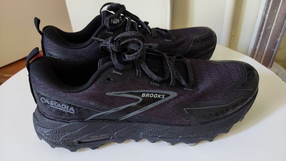 Новые кроссовки из США