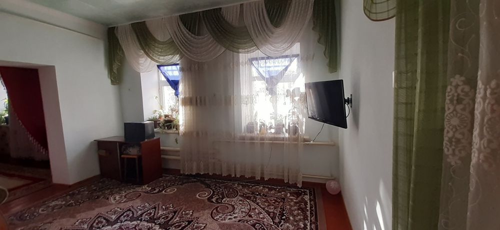 Hovli sotiladi  5 sutixlik