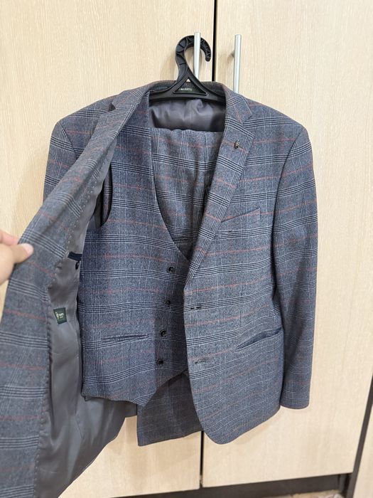 Продам костюм  20к торг