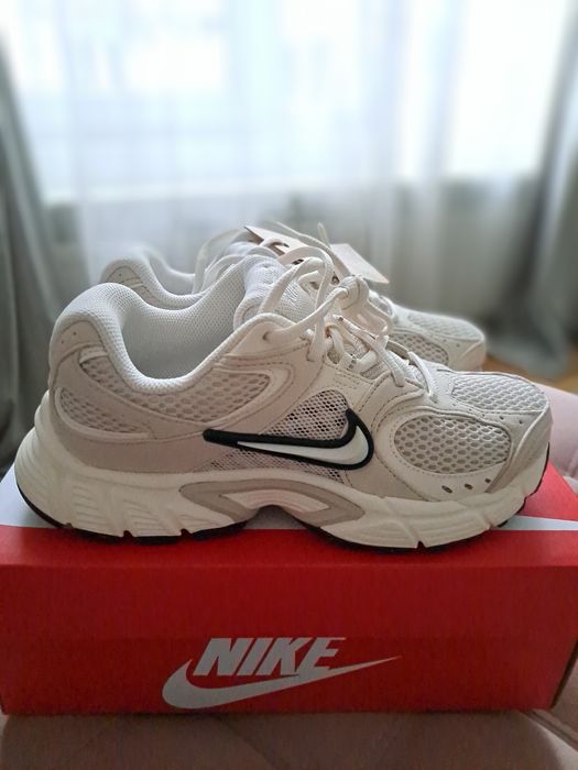 Дамски маратонки Nike