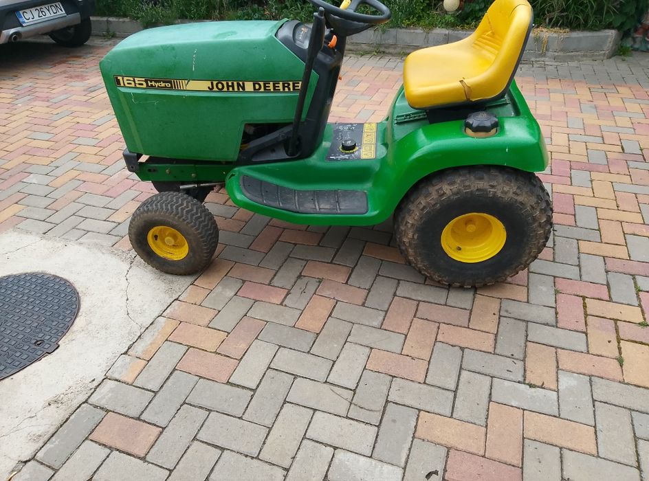 Vând dezmembrez tractoras John Deere Lt 155