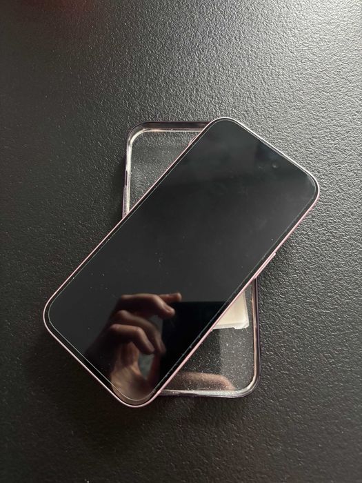 iPhone 15 256GB Black/Pink Като Нови
