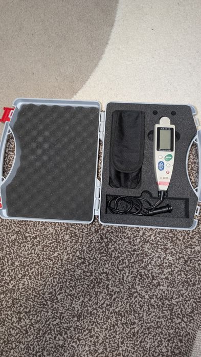 Aparat de măsurat vopseaua de pe metal