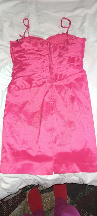 Различни дамски рокли