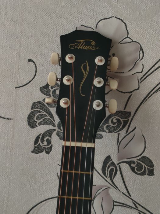 Акустическая гитара ALAU