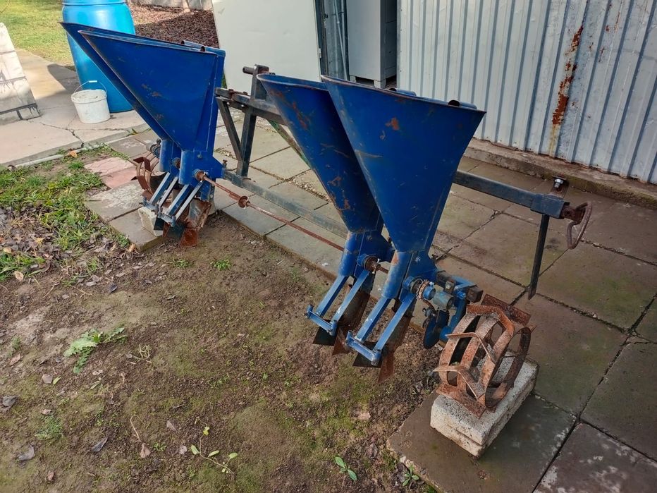 Продам чеснокосажалку