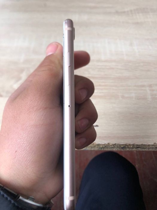 Iphone 8 alishmagan hamma joyi radnoy.