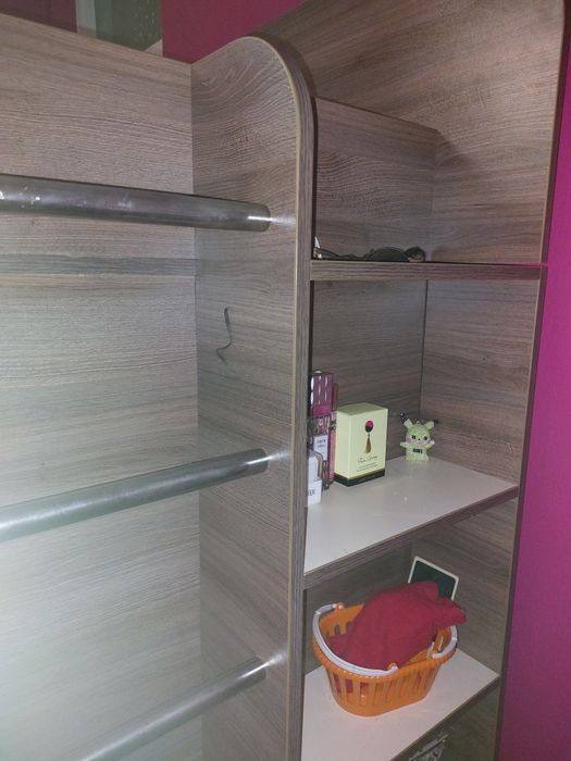 Двуетажно легло с бюро