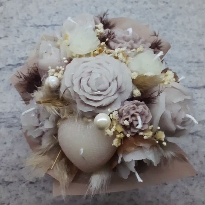 Вечен букет от свещи