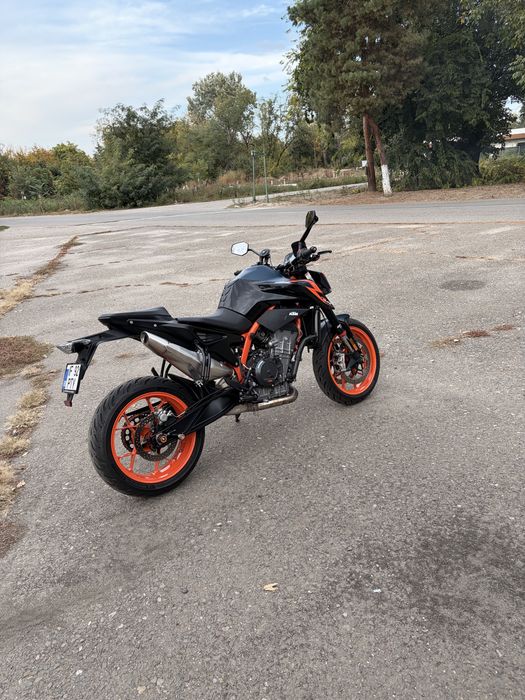 Vând KTM 890 Duke R (2023) – Full Extra / Tech Pack complet