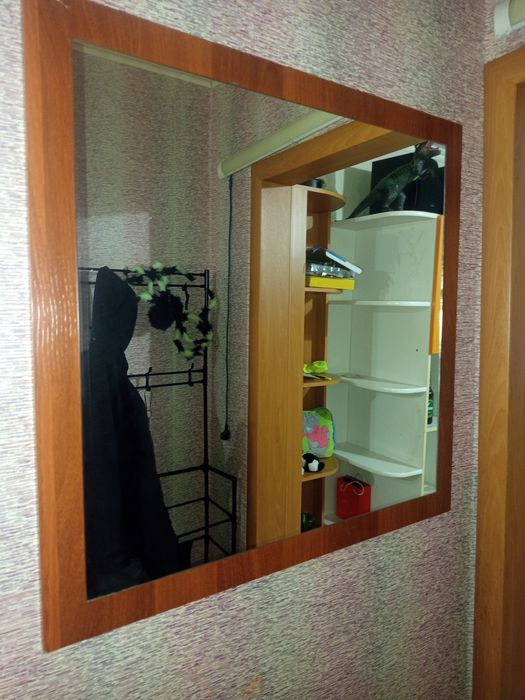 Продам зеркало в хорошем состоянии