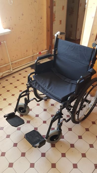 Инвалидная коляска новая
