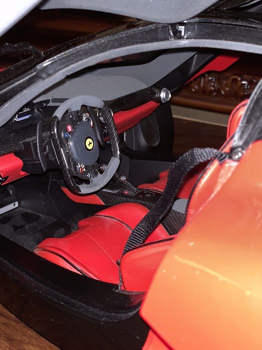 Моделька LaFerrari 1 of Uzbekistan и пульт