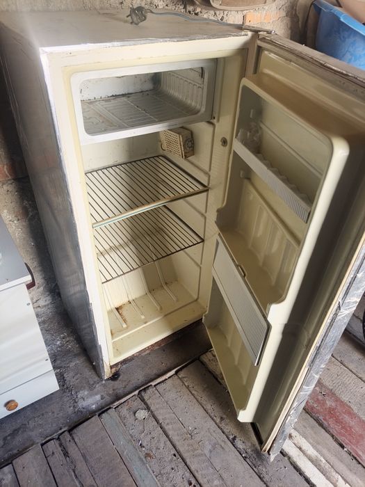 Холодильник Бирюса