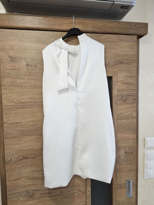 Бяла Рокля - LORELY