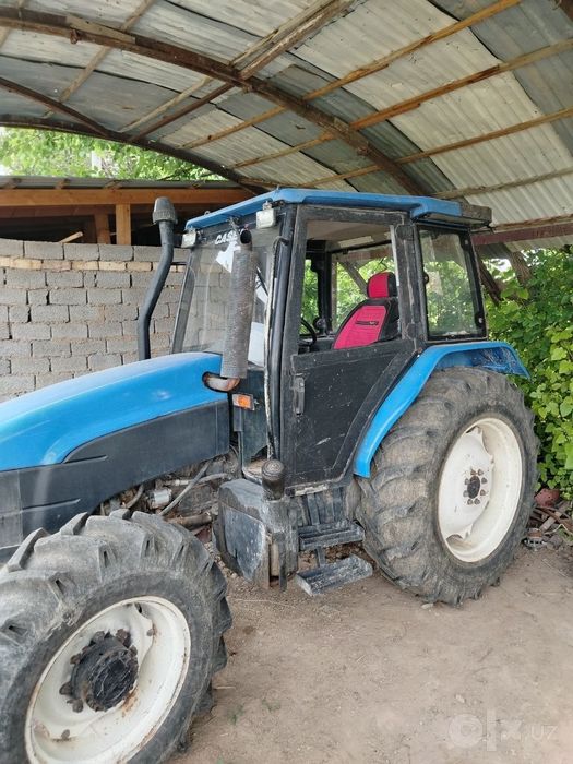 Traktor sotiladi