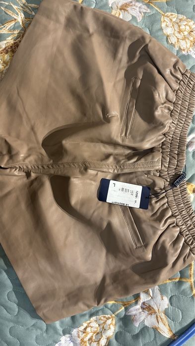 Шорты кожанный женская