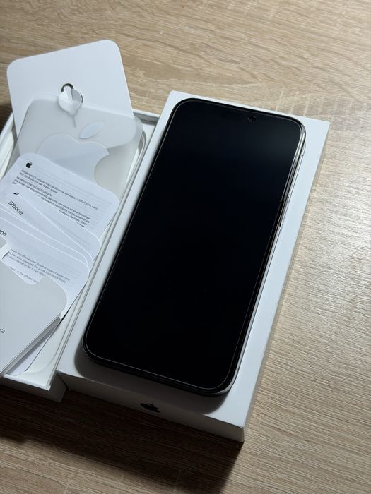 Iphone 15 Pro Max, 512 gb , bat.84% - titanium black, sticla spate fisurata