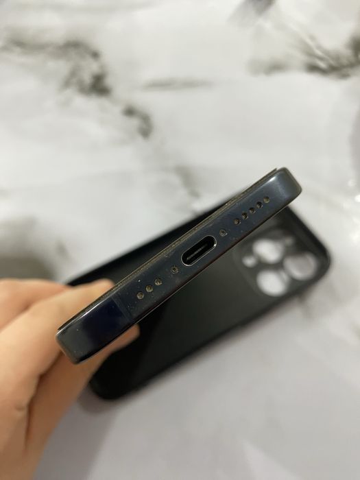 Продам Айфон 15 pro