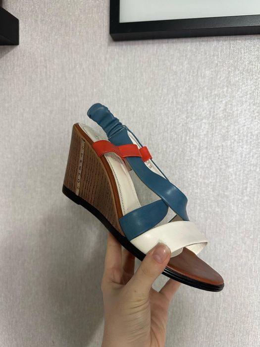 Летние босоножки на платформе